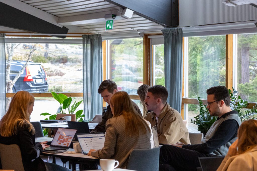 Konsulter från Ants jobbar med Sourcing och AI