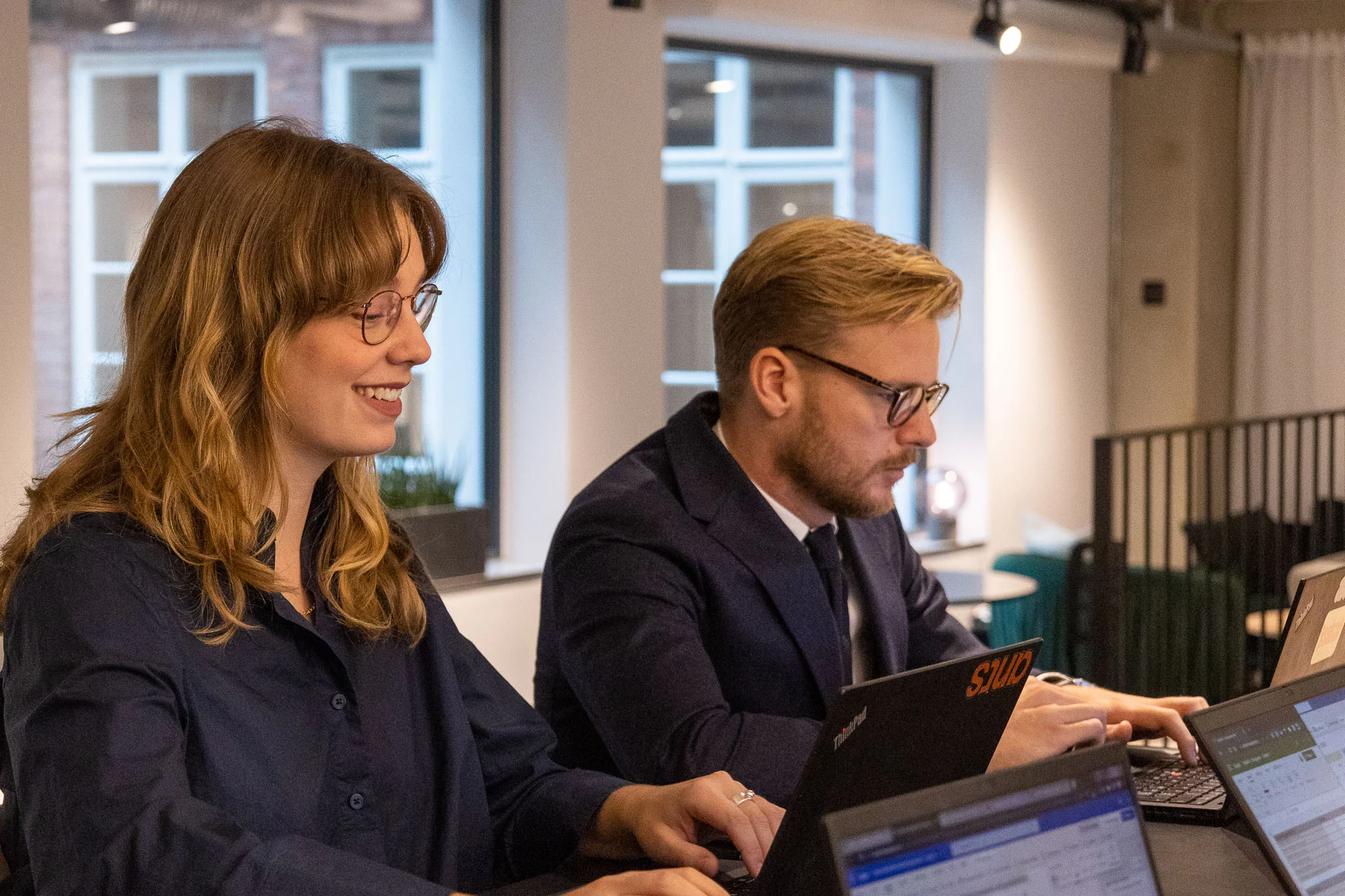 Två konsulter som arbetar med executive search