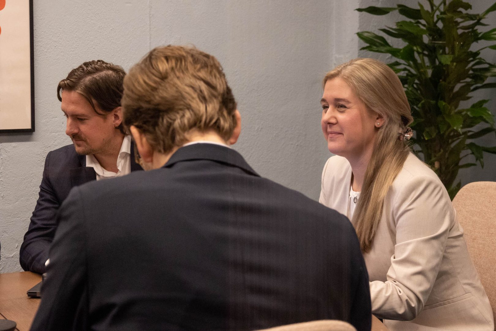 Uppstartsmöte för en Executive Search rekrytering i Stockholm. Konsulter som jobbar med Executive Search Stockholm
