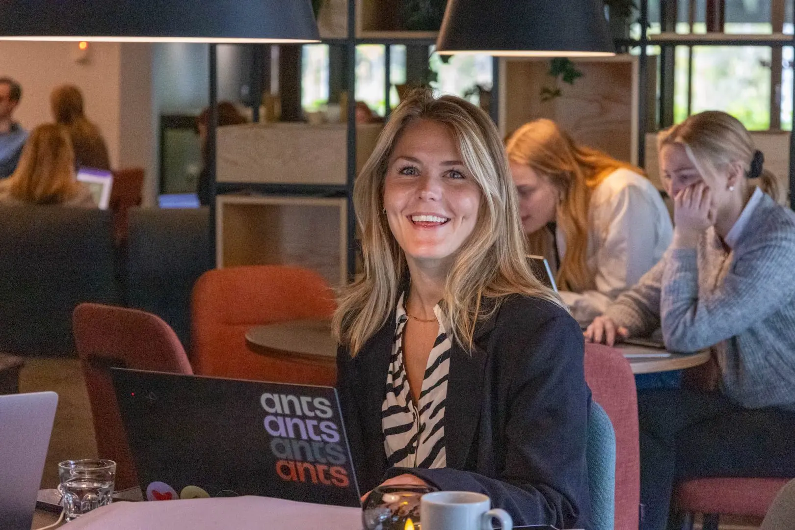 Rekrytera Social Media Specialist | Söker Sociala medier-specialist | Hitta Social Media Strategist | Anställa Social Media Expert | Social Media Specialist sociala medier, digital marknadsföring | Social Media Manager e-handel, detaljhandel, media | Social Media Strategist content creation, community management, analys | Sociala medier konsult | Hitta Sociala medier frilansare