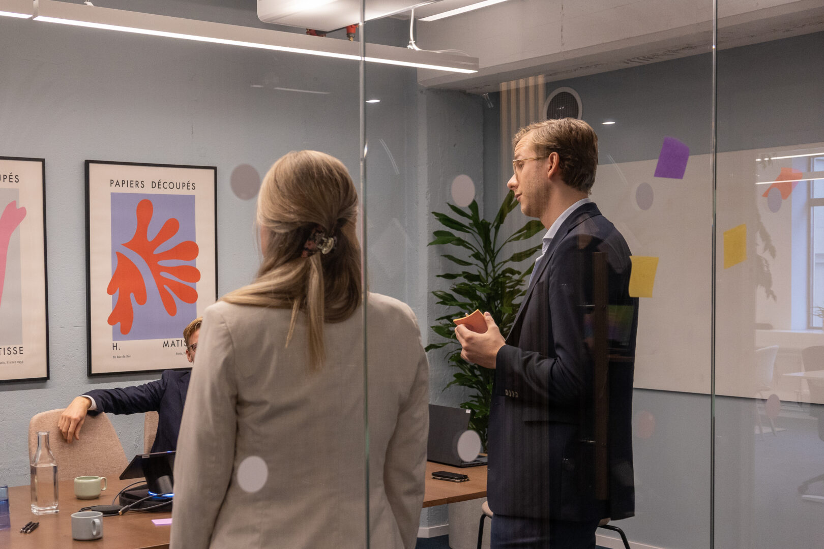 IT-rekryterare som arbetar med att rekrytera inom cybersäkerhet